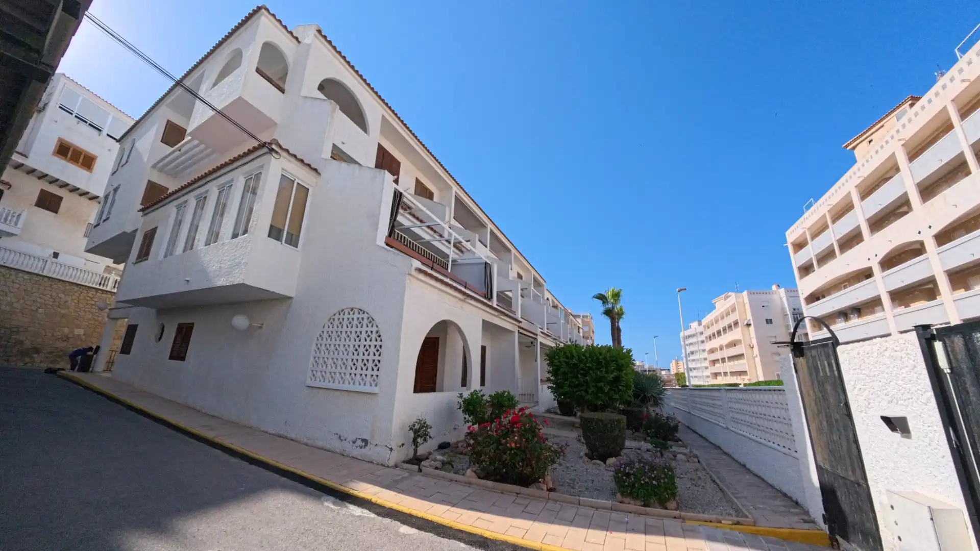 Vista exterior de Piso en venta en Elche / Elx con Calefacción, Terraza y Trastero