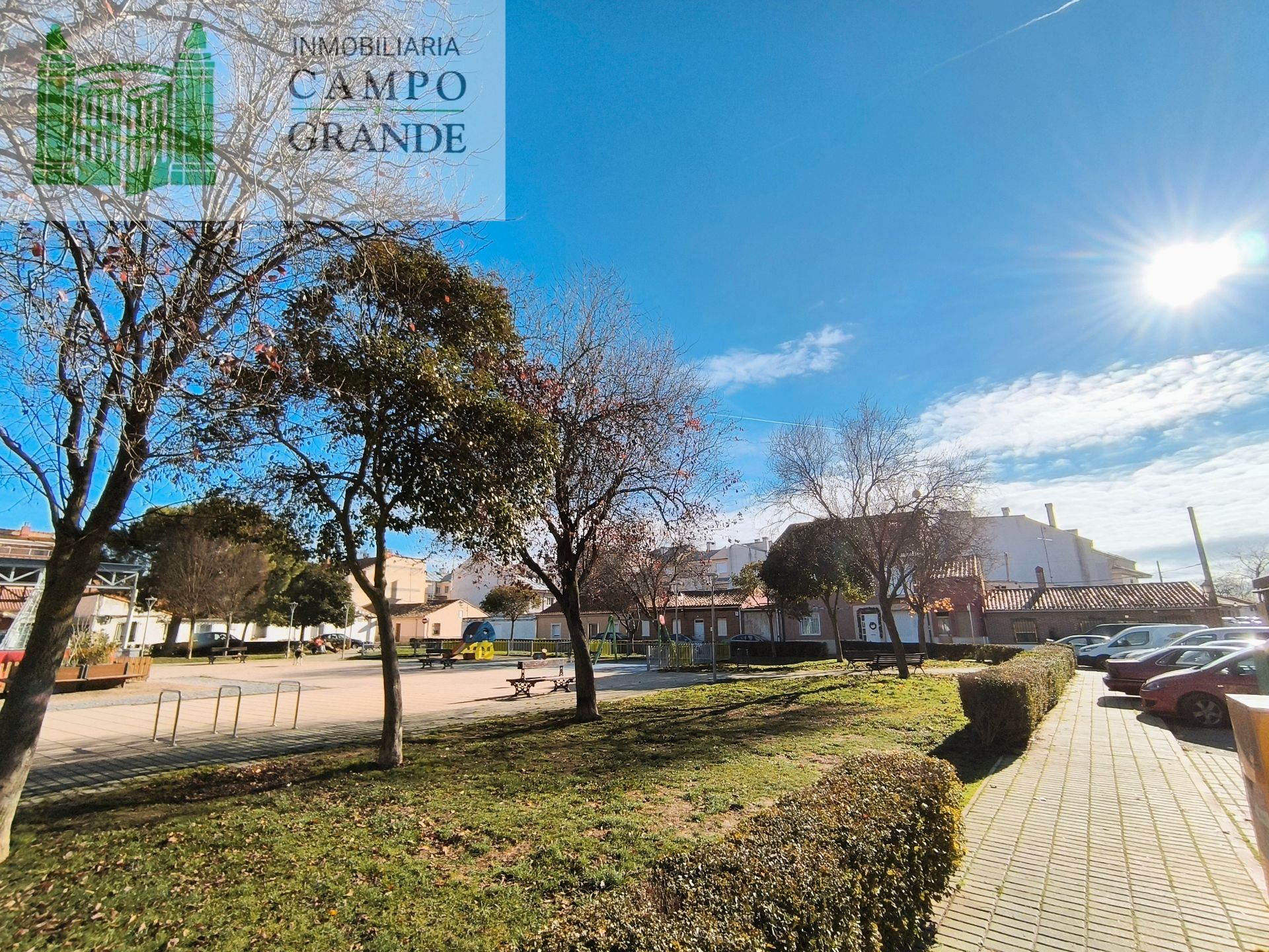 Vista exterior de Planta baixa en venda en Palencia Capital amb Calefacció, Jardí privat i Parquet