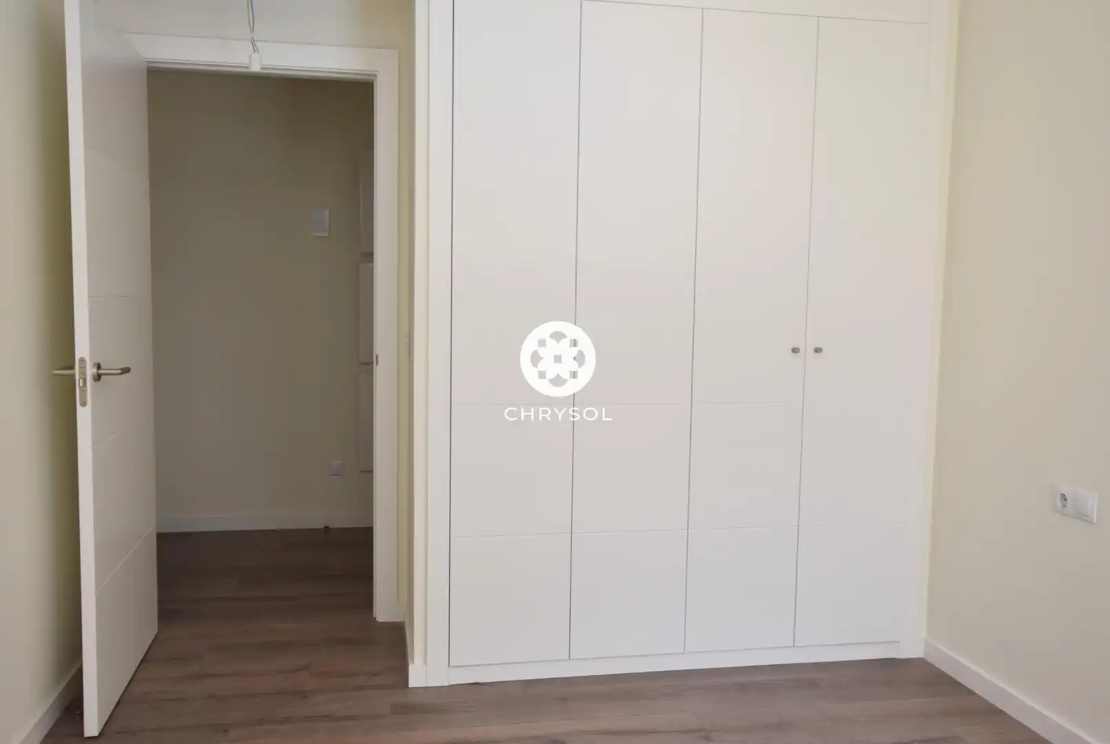 Dormitori de Pis en venda en L'Hospitalet de Llobregat amb Calefacció, Jardí privat i Parquet