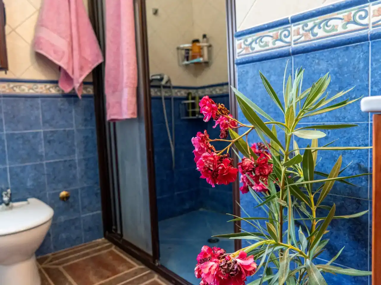 Bathroom of Houses for rent in Iznájar  with Private garden, Storage room and Swimming Pool