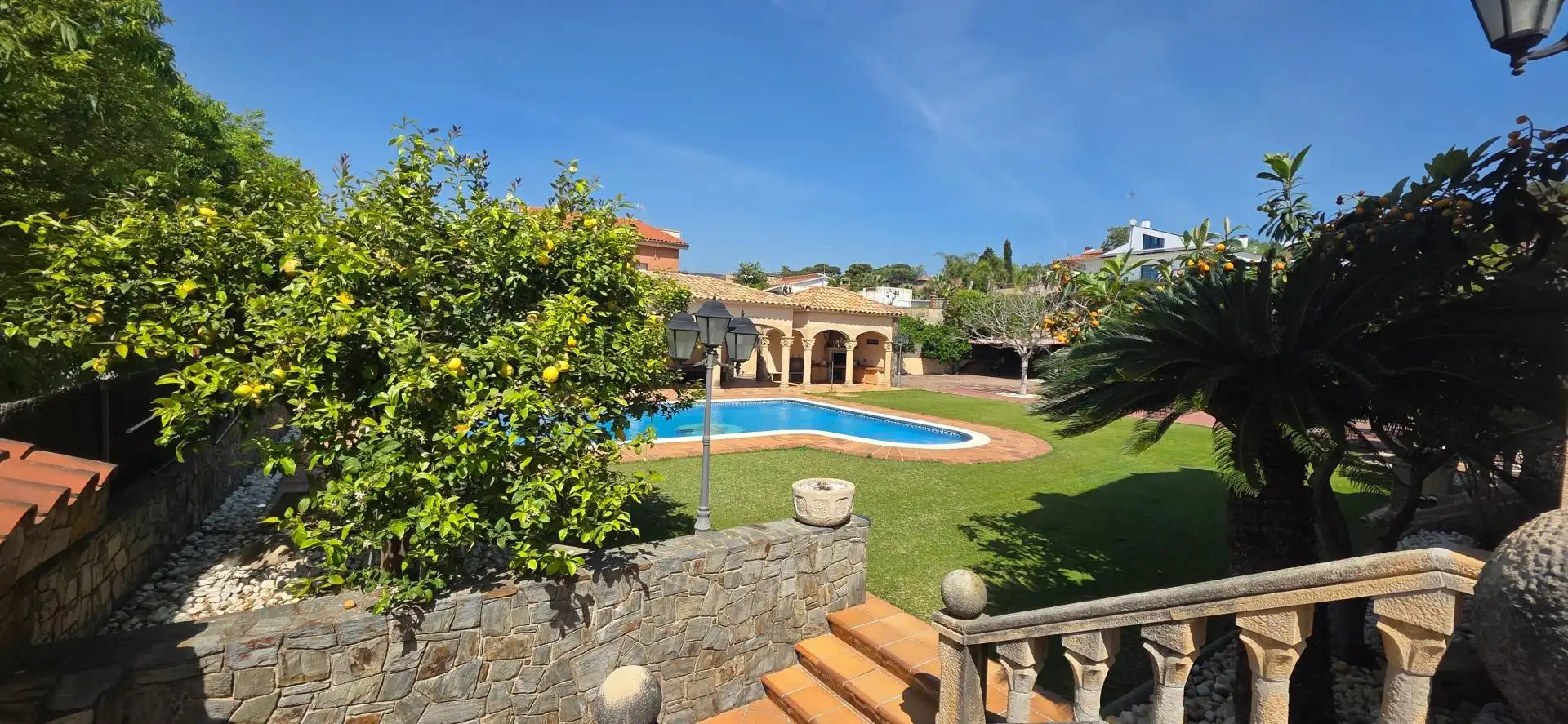Garden of Houses for sale in Mataró  with Air Conditioner, Heating and Terrace