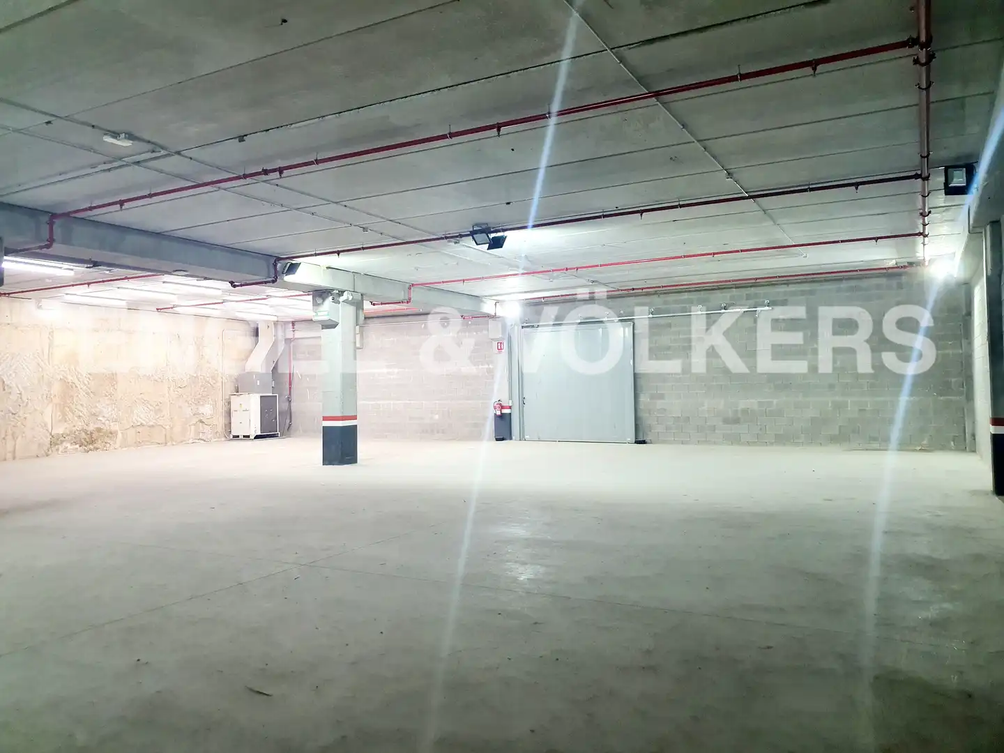 Nau industrial en venda en Cornellà de Llobregat
