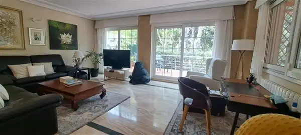 Casa con piscina en venta en Fotógrafo Francisco Cano, imagen 4