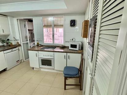 Kitchen of Flat for sale in  Sevilla Capital  with Air Conditioner, Terrace and Storage room