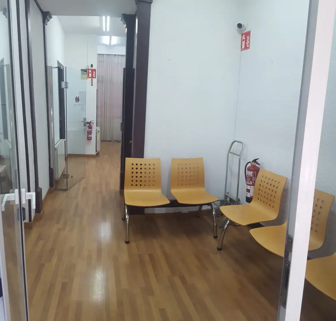 Local de lloguer en Badalona amb Aire condicionat, Calefacció i Parquet