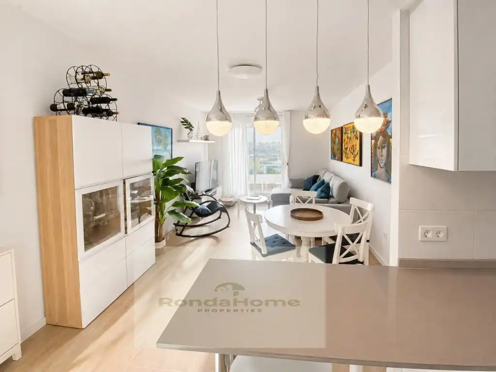 Piso de alquiler en Calle Miguel Delibes-Nva Andalu, Rodeo Alto - Guadaiza - La Campana