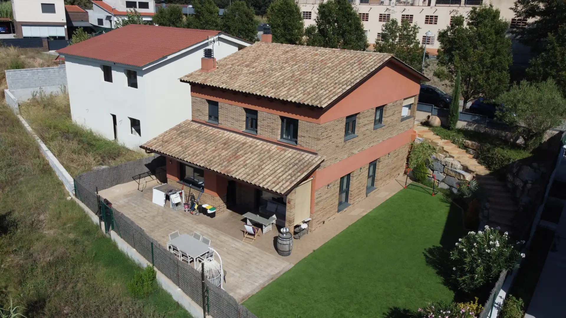 Casa amb jardí en venda a La Roca del Vallès