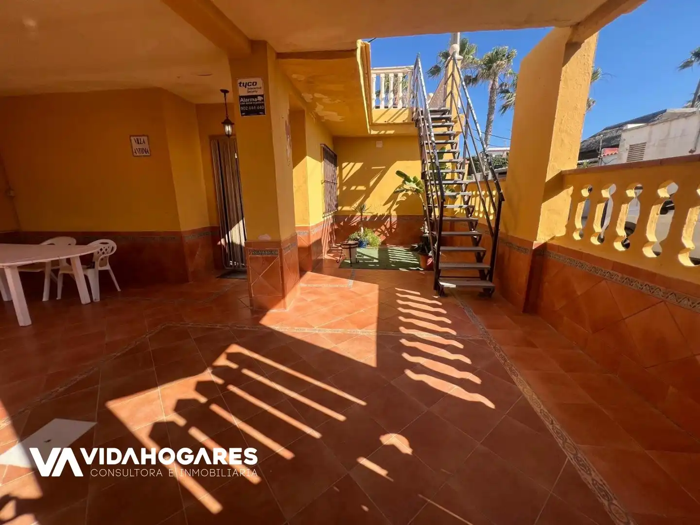 Houses for sale in Chipiona  with Private garden, Terrace and Furnished