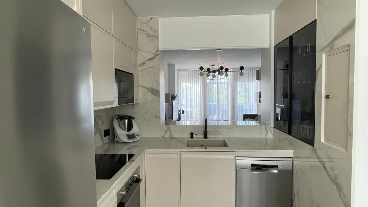 Cuina de Dúplex en venda en Marbella amb Aire condicionat, Calefacció i Terrassa