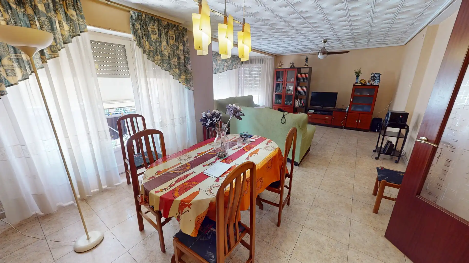 Comedor de Piso en venta en Elche / Elx con Aire acondicionado, Amueblado y Horno