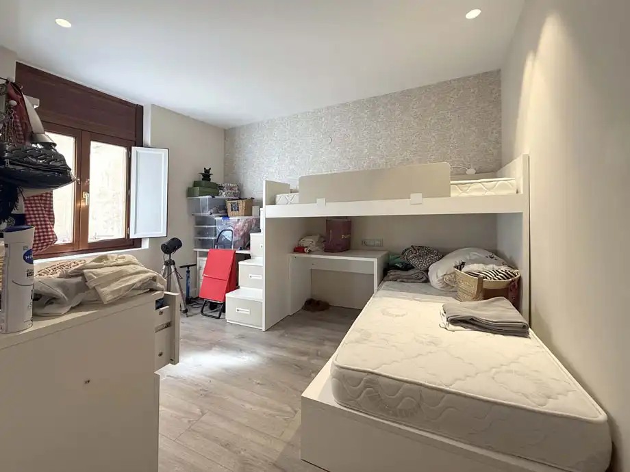 Habitación de Piso en venta en Vitoria - Gasteiz con Calefacción y Amueblado