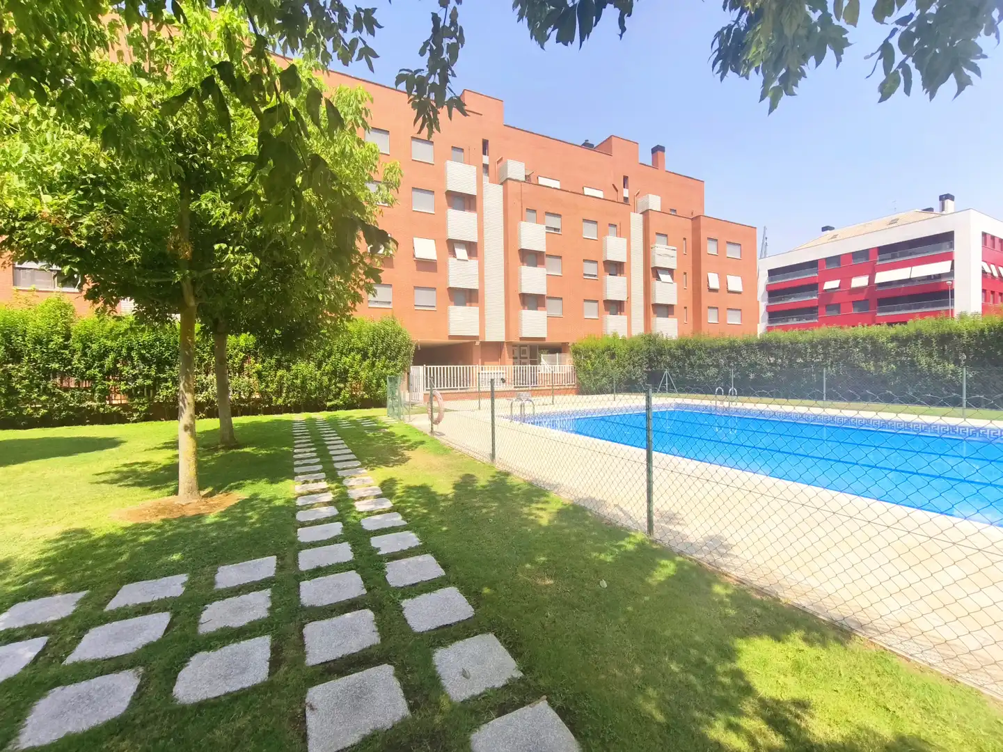 Piscina de Piso en venta en  Logroño con Aire acondicionado, Jardín privado y Parquet