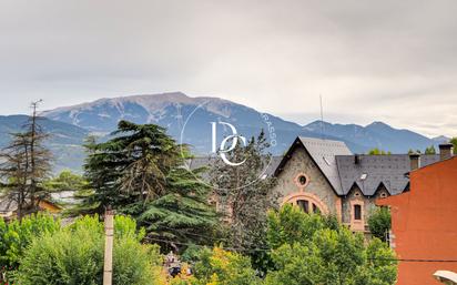 Vista exterior de Casa o xalet en venda en Puigcerdà amb Balcó