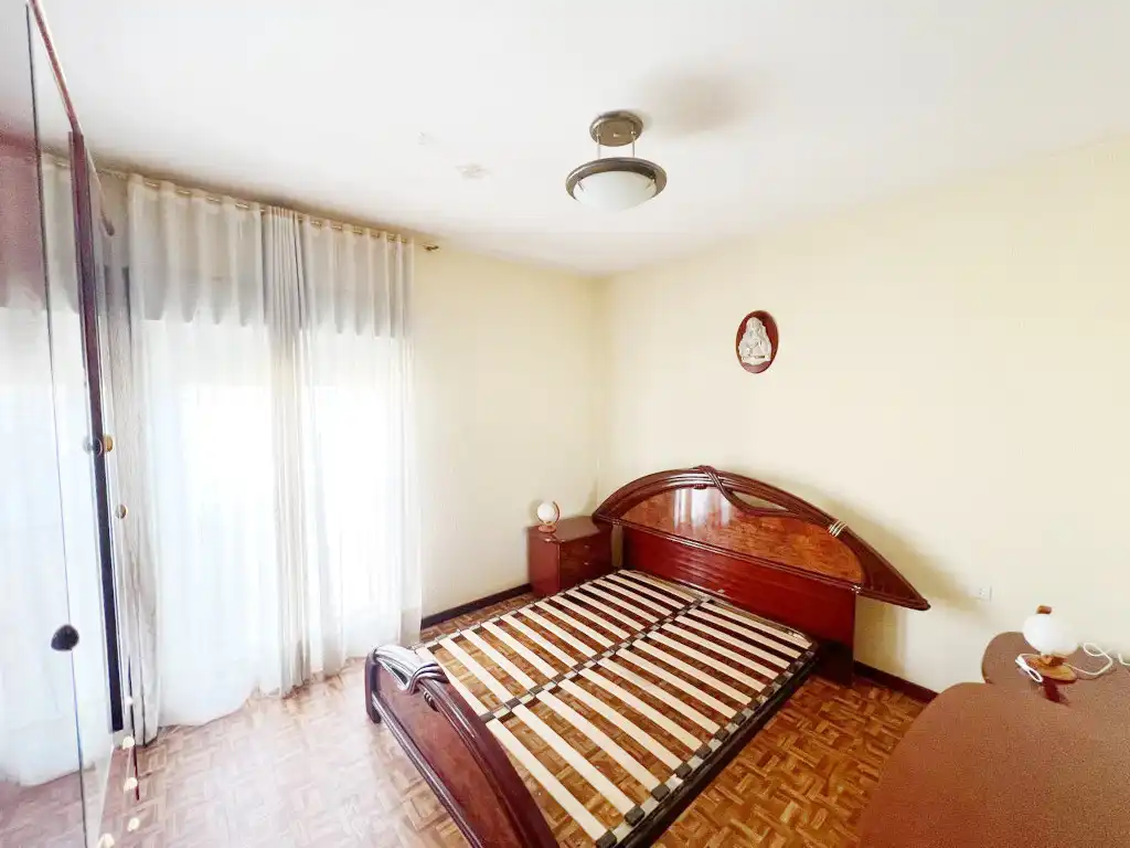 Habitación de Piso en venta en Madrid con Calefacción, Parquet y Terraza