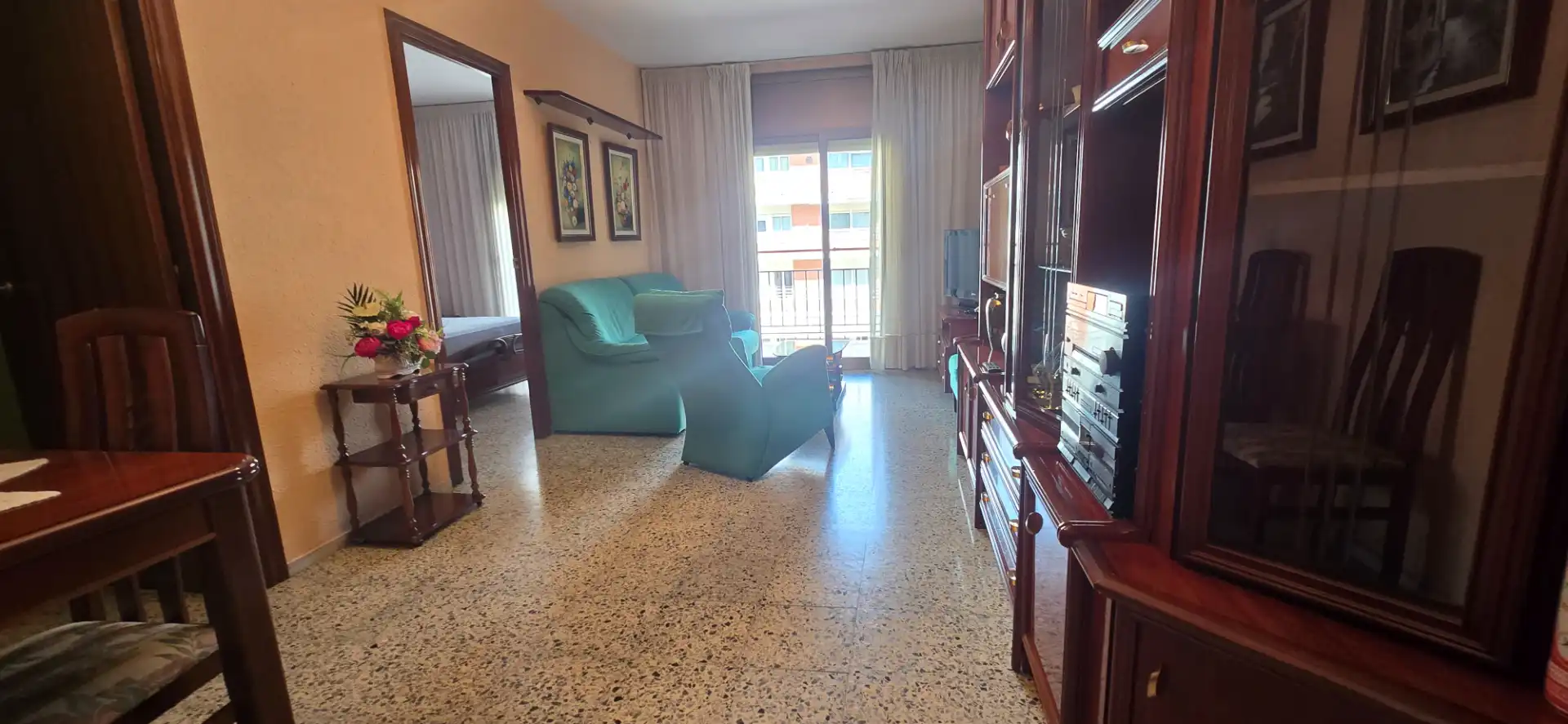 Sala de estar de Piso en venta en Santa Coloma de Gramenet con Aire acondicionado, Calefacción y Horno