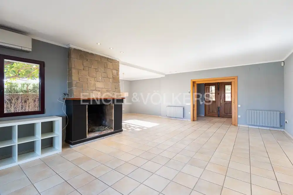Living room of Houses for sale in La Pobla de Vallbona  with Air Conditioner, Heating and Private garden