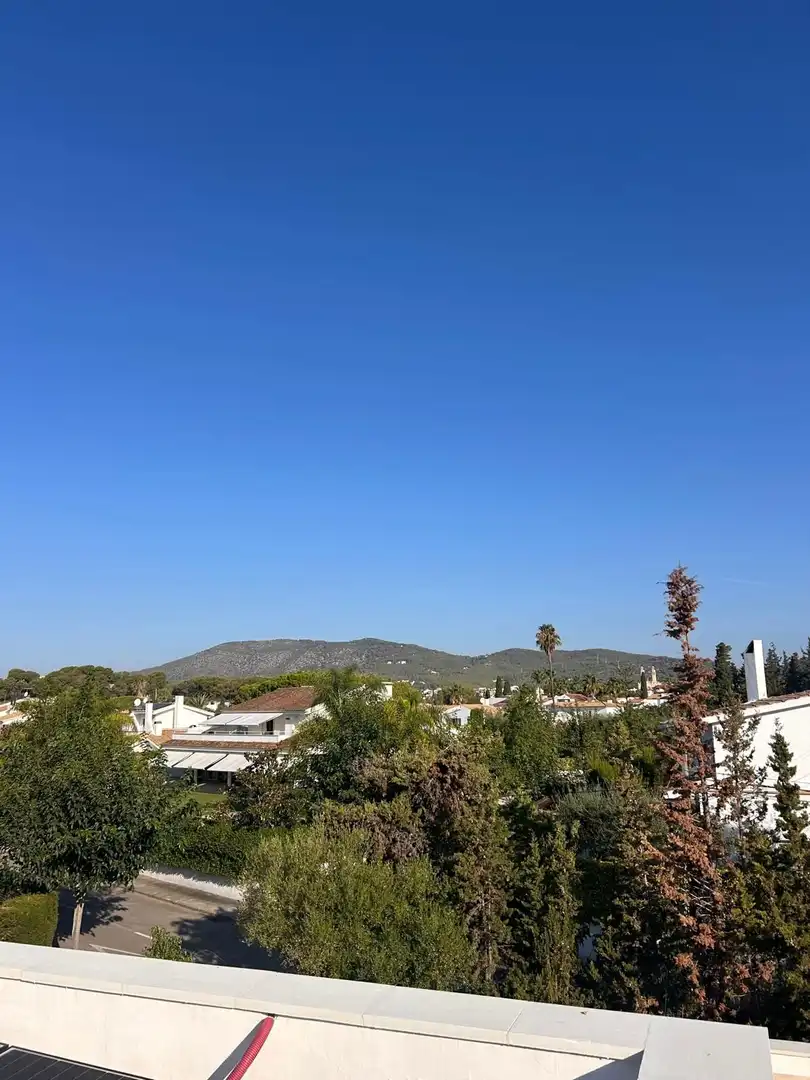 Vista exterior de Casa adosada en venta en Sant Pere de Ribes con Aire acondicionado, Calefacción y Jardín privado