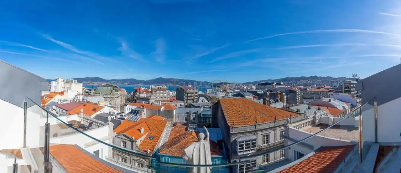 Vista exterior de Pis en venda en Vigo  amb Calefacció i Terrassa