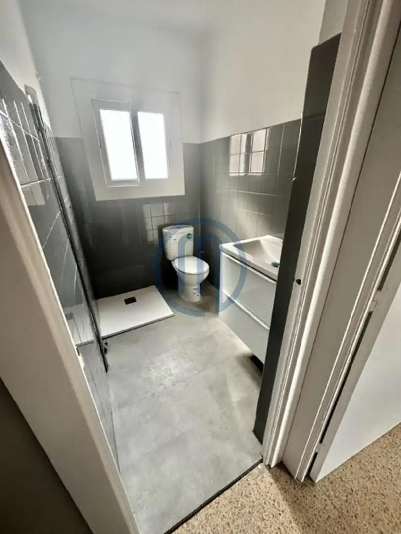 Bany de Àtic en venda en Granollers amb Calefacció, TV i Balcó