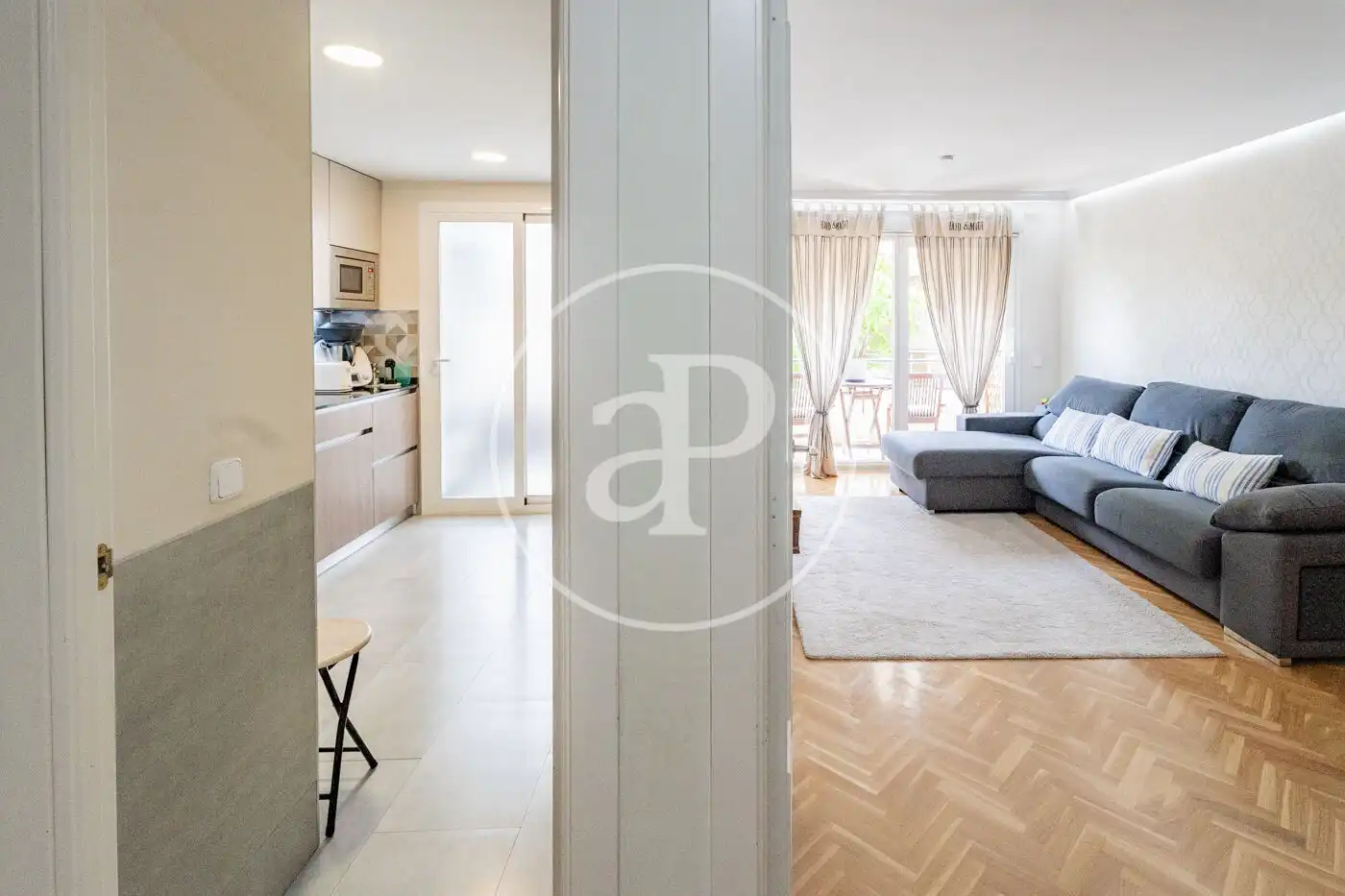 Wohnzimmer von Wohnung zum Verkauf in Pozuelo de Alarcón mit Klimaanlage, Heizung und Privatgarten