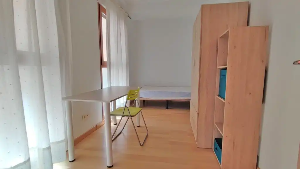 Bedroom of Flat for rent in Granada  with Air Conditioner, Heating and Furnished