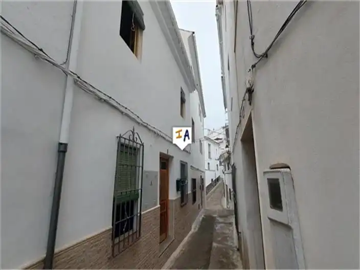 Adossat en venda a Castillo de Locubín