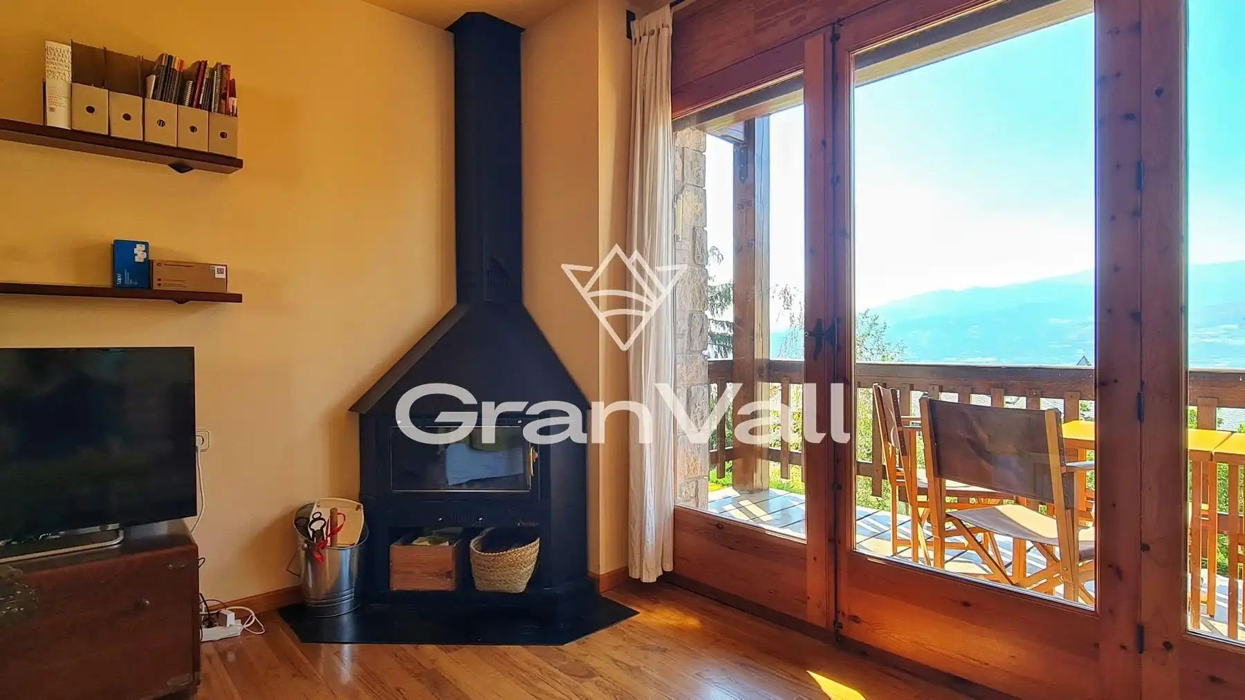 Sala d'estar de Apartament en venda en Alp amb Calefacció, Jardí privat i Parquet
