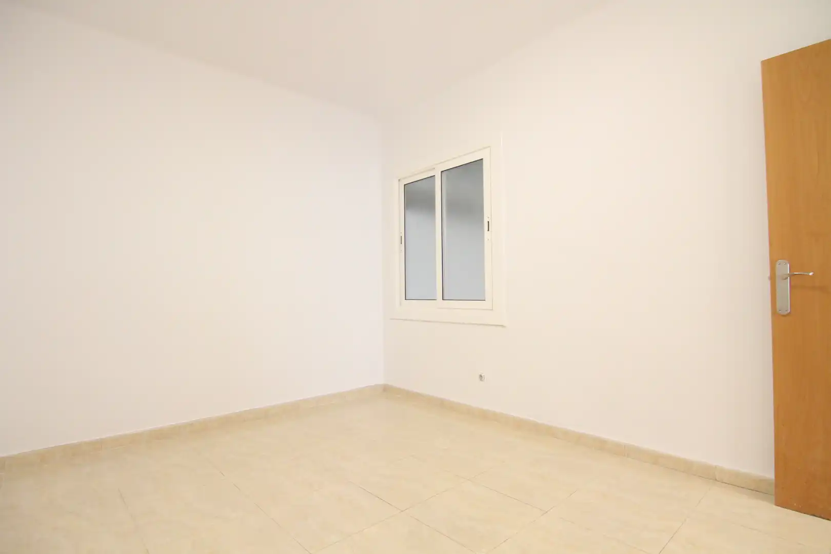 Habitación de Piso en venta en Olesa de Montserrat con Horno y Alarma