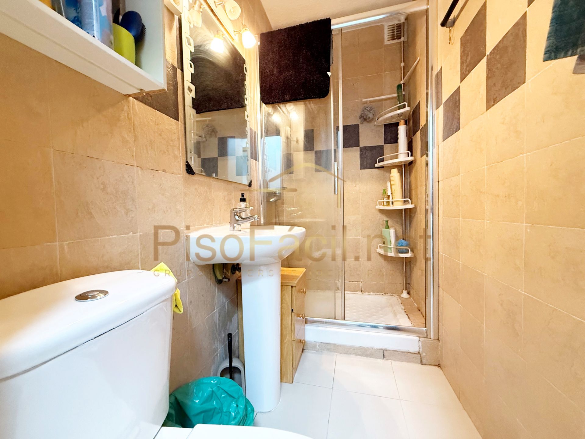 Bathroom of Flat for sale in Parla  with Heating