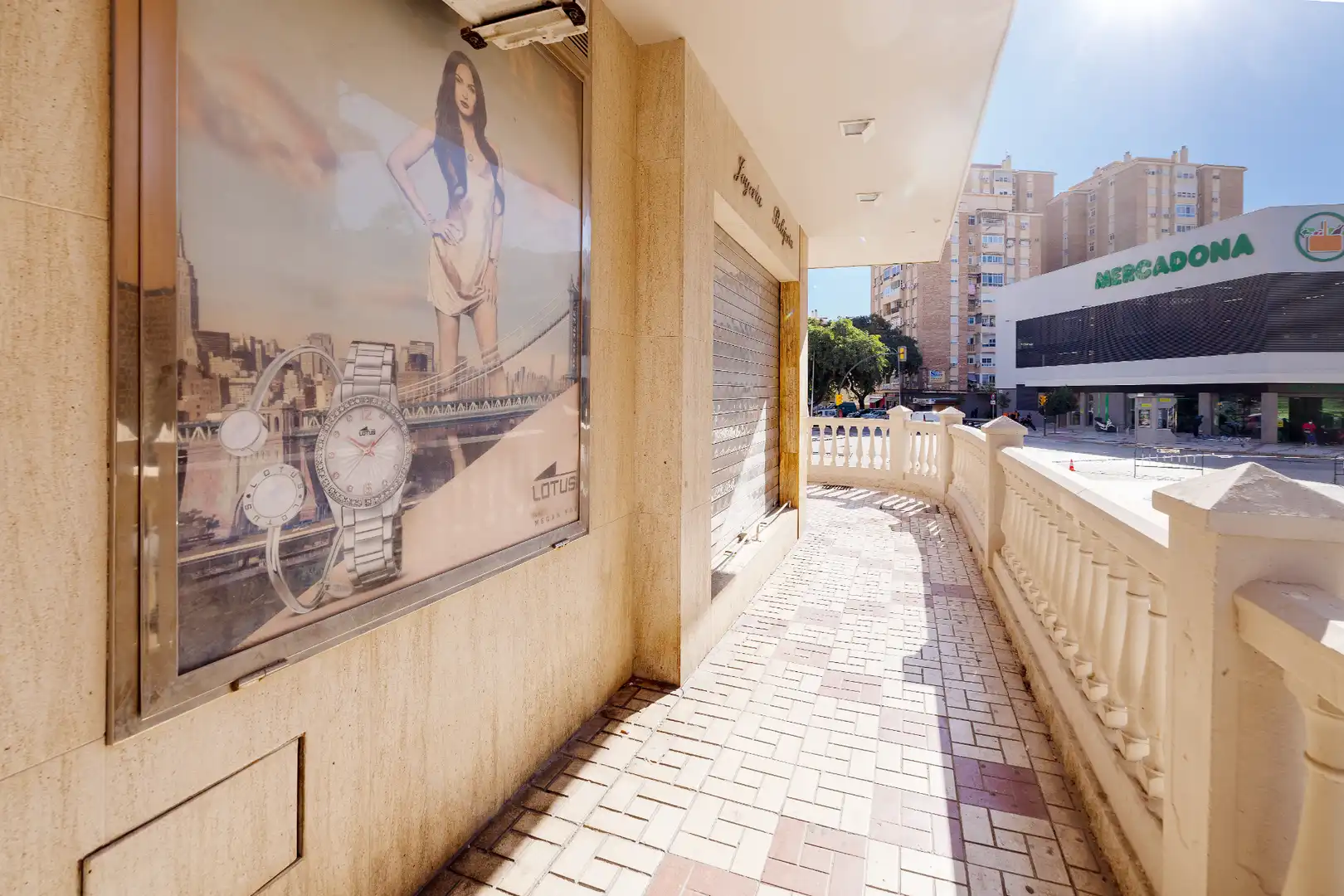 Vista exterior de Local en venda en Málaga amb Aire condicionat, Calefacció i Terrassa
