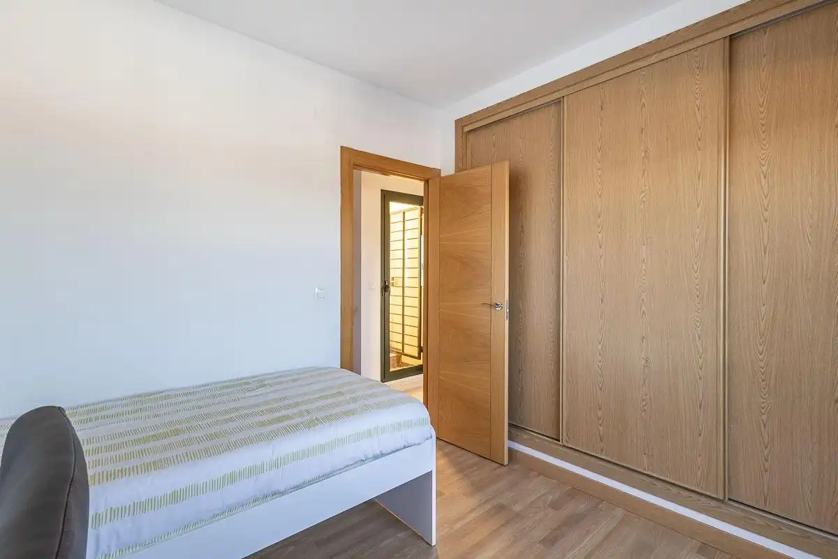 Habitación de Casa adosada en venta en Las Gabias con Piscina comunitaria
