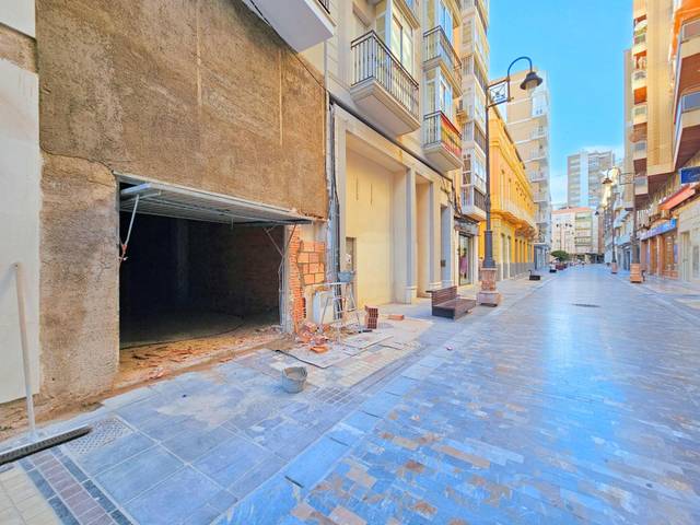 Local comercial en Alquiler en Casco Antiguo