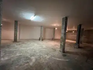 Casa o xalet en venda en Pontevedra Capital  amb Calefacció, Traster i Moblat