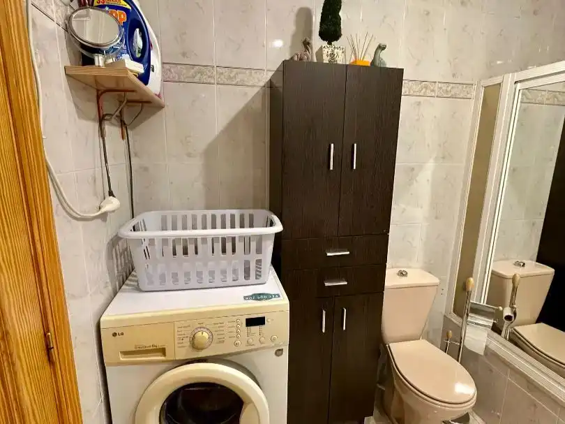 Badezimmer von Wohnung zur Miete in Poio mit Möbliert