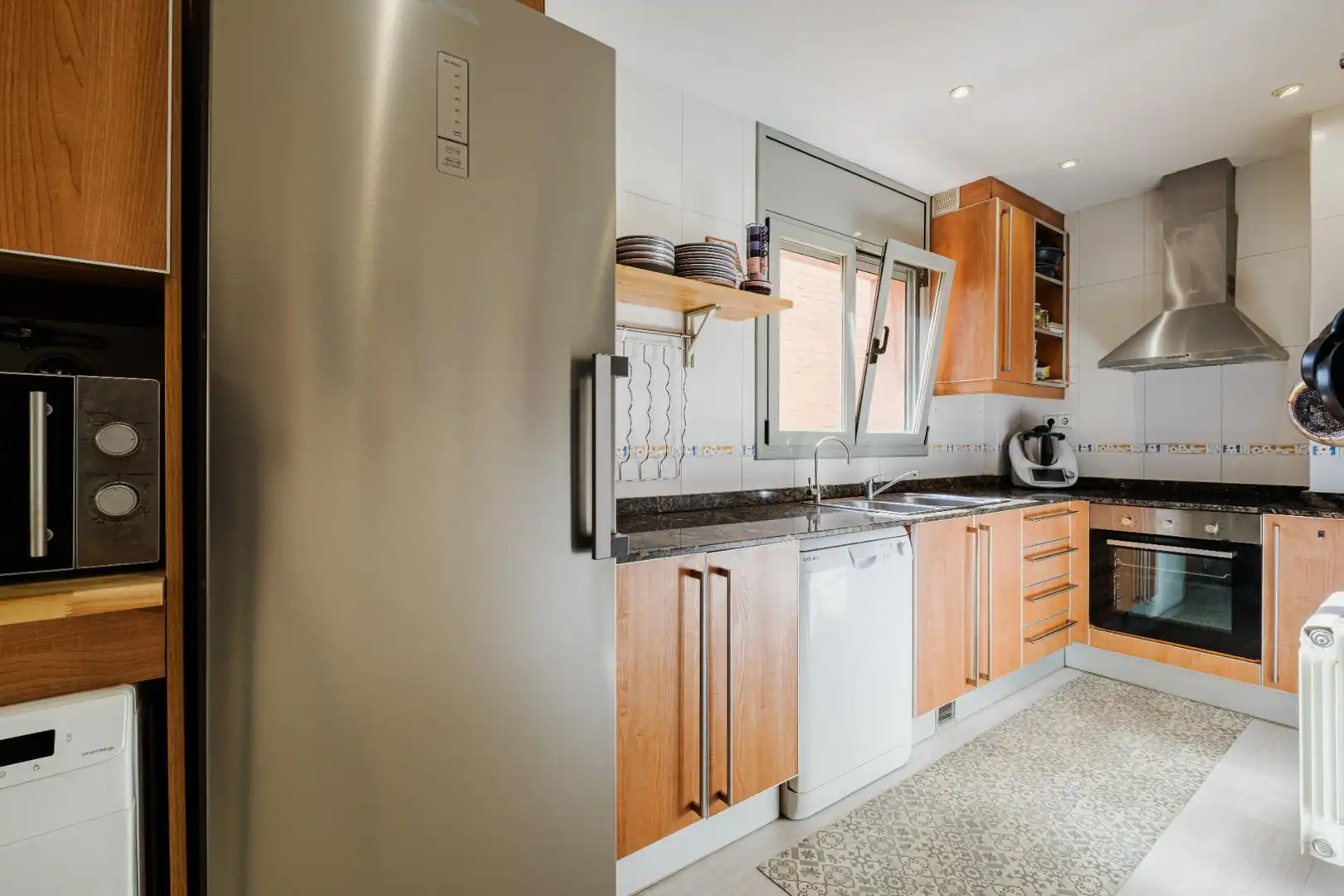 Cocina de Piso en venta en Sant Vicenç Dels Horts con Aire acondicionado, Calefacción y Terraza