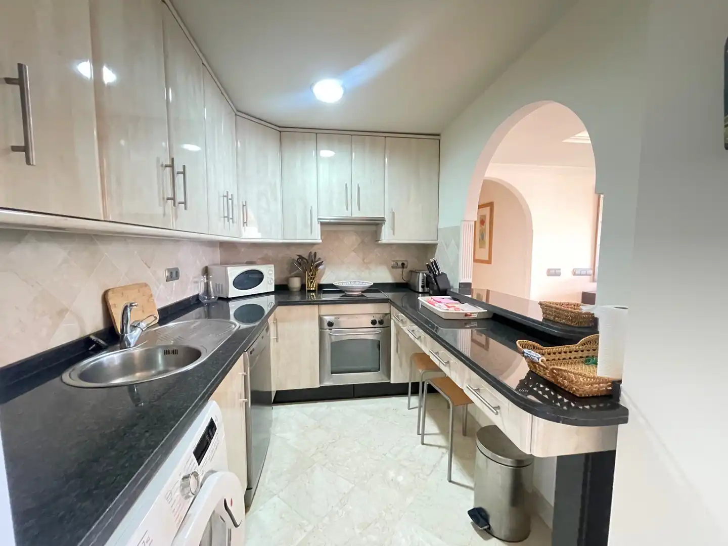 Cocina de Apartamento de alquiler en Marbella con Aire acondicionado, Terraza y Amueblado