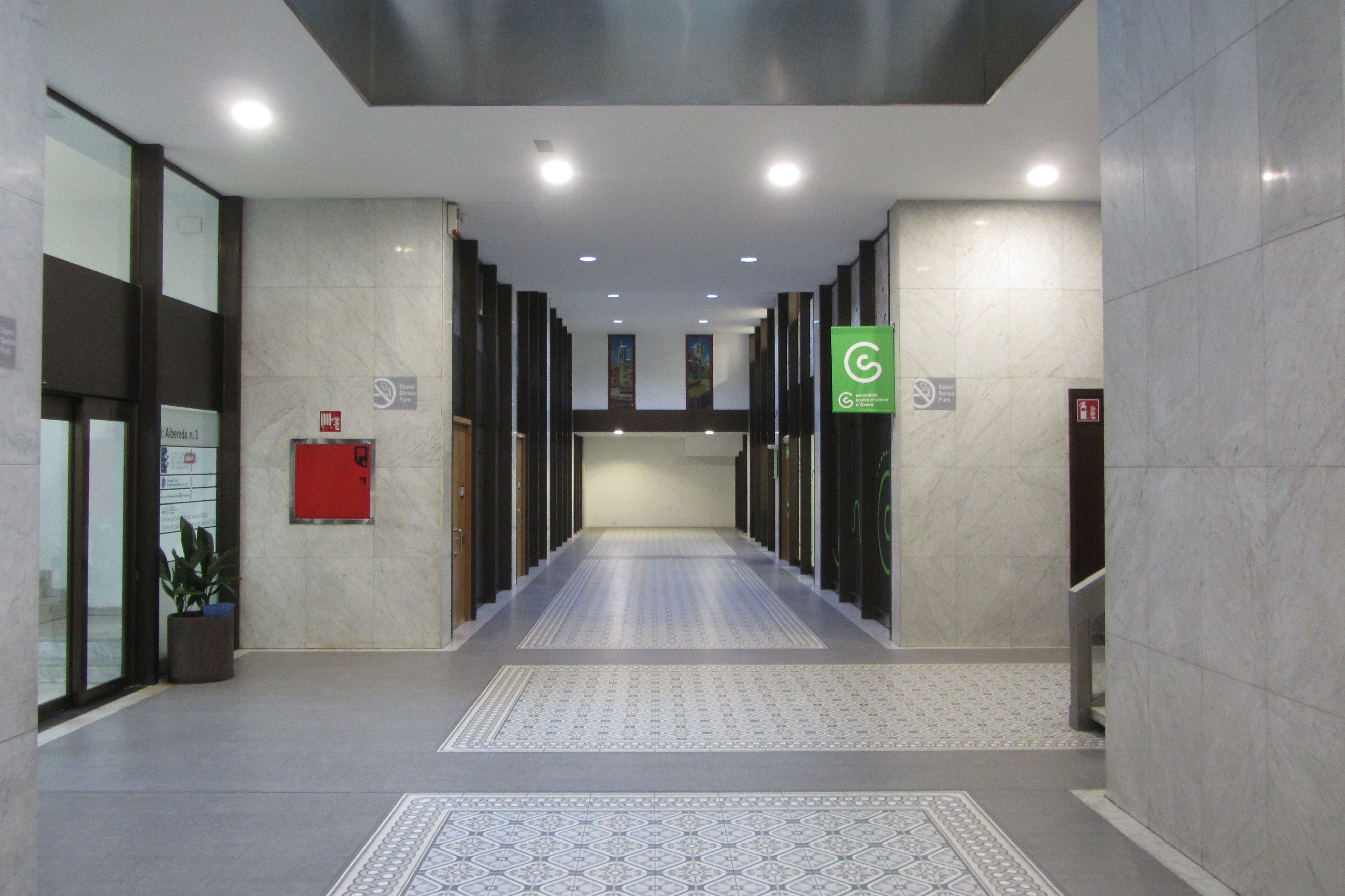 Local en venta en Girona Capital con Aire acondicionado y Amueblado