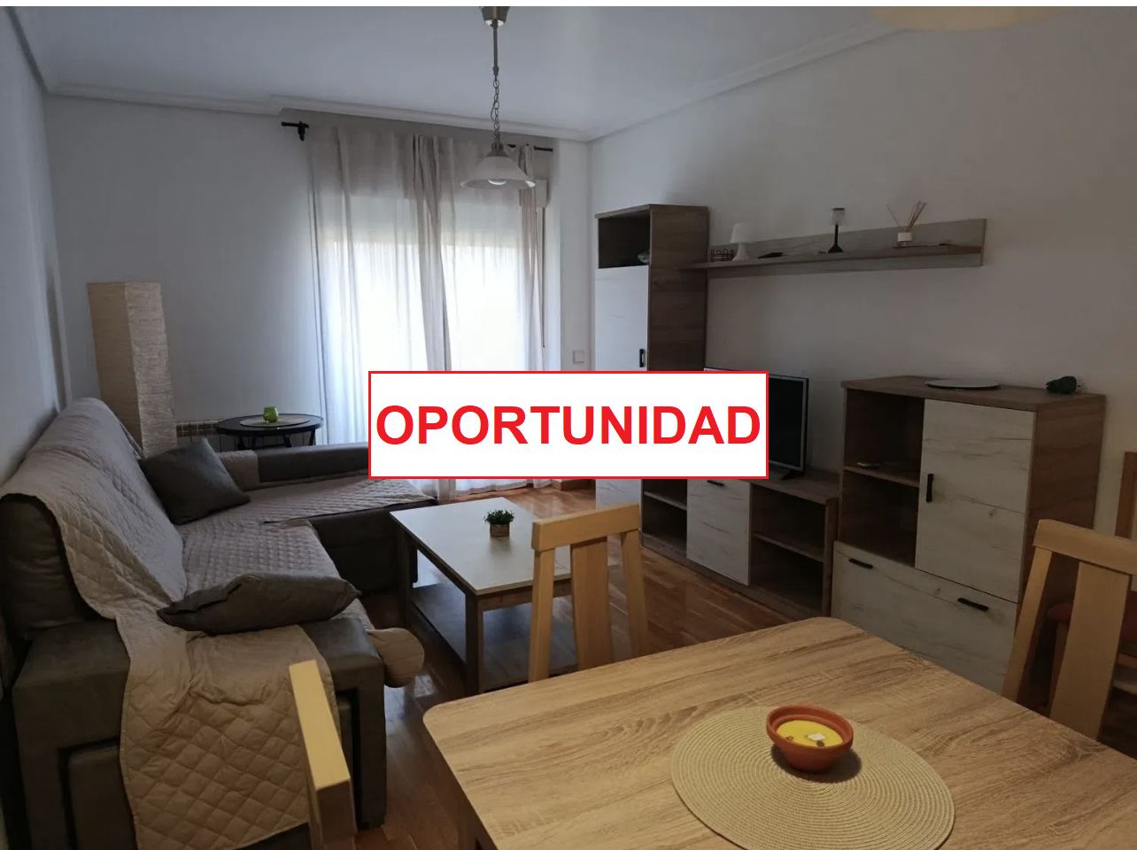 Sala d'estar de Pis de lloguer en Ciudad Real Capital amb Aire condicionat, Terrassa i Piscina