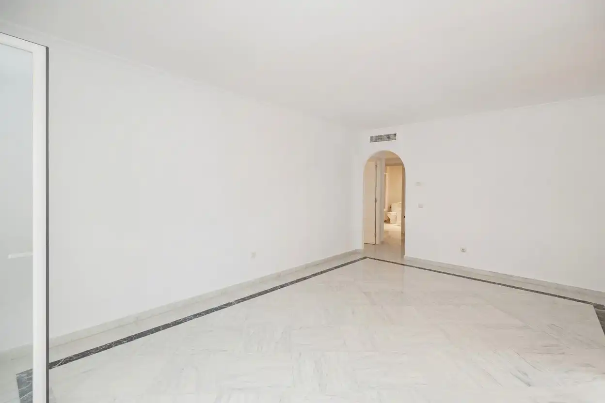 Flat for sale in Marbella  with Air Conditioner, Heating and Terrace