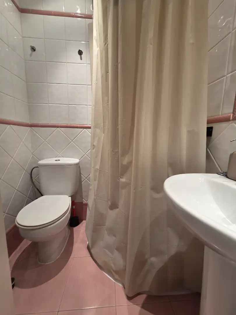 Baño de Piso en venta en Sevilla con Aire acondicionado, Calefacción y Terraza