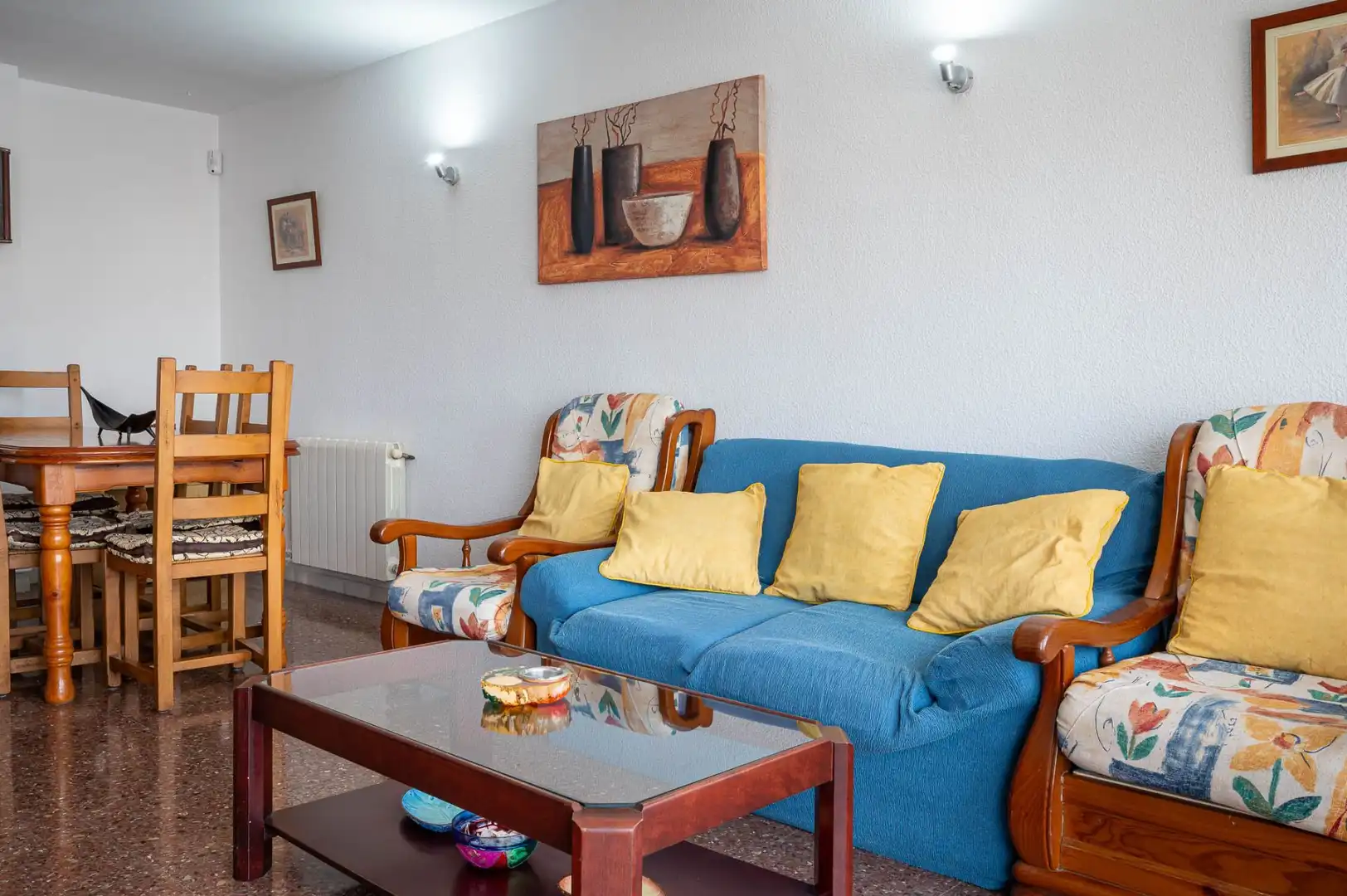 Sala de estar de Piso en venta en Torredembarra con Calefacción, Terraza y Piscina comunitaria
