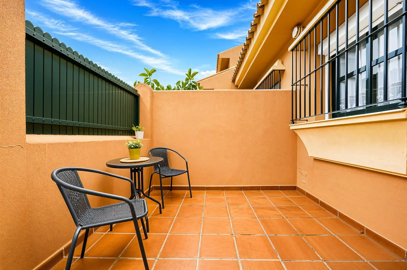 Terrassa de Casa adosada en venda en Chiclana de la Frontera amb Jardí privat, Terrassa i Piscina comunitària