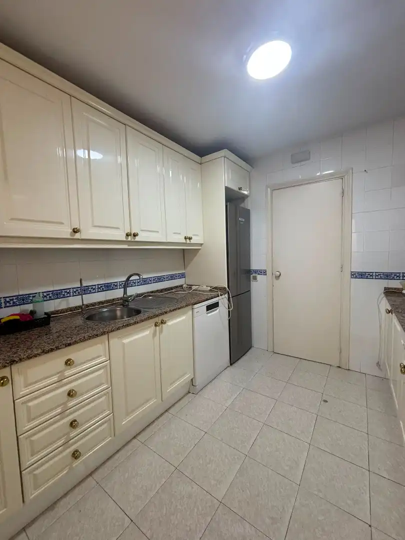 Cuina de Pis en venda en Los Palacios y Villafranca amb Aire condicionat, Traster i Balcó