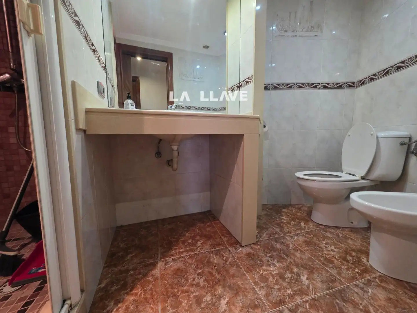 Baño de Piso en venta en Blanes con Calefacción, Terraza y Amueblado