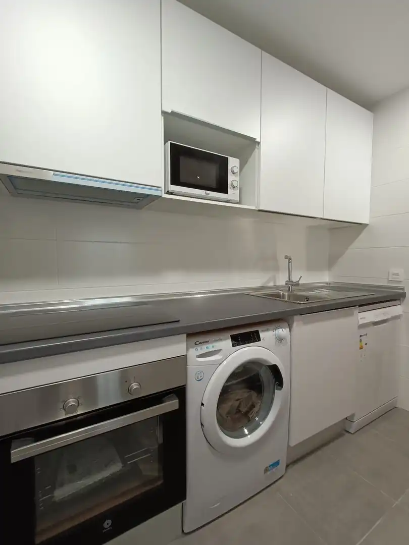 Apartments for rent in Calle Ulises, Colores - Entreparques