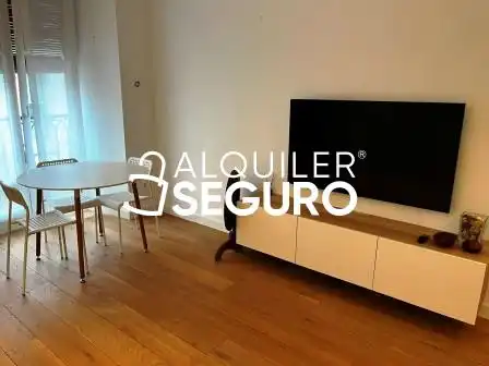 Sala de estar de Piso de alquiler en Vitoria - Gasteiz con Calefacción y Amueblado