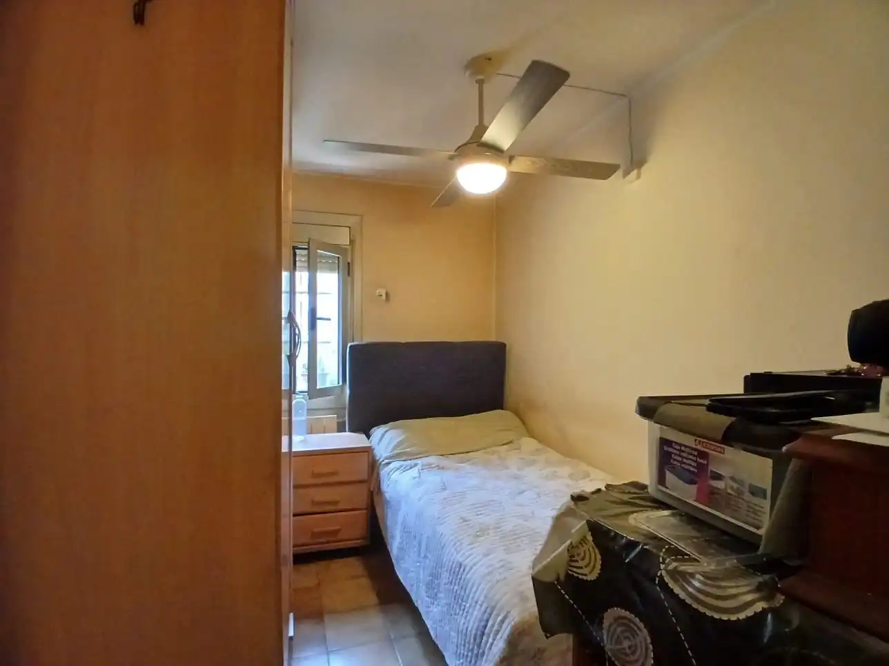 Habitación de Piso en venta en Terrassa con Alarma