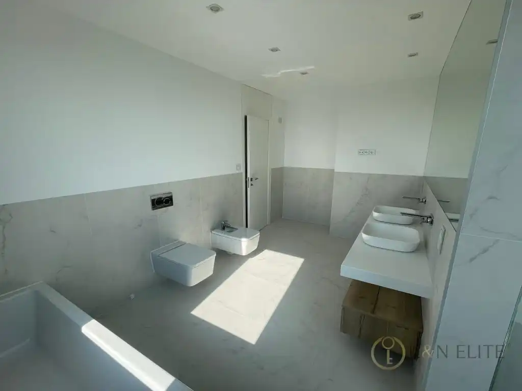 Bany de Casa o xalet de lloguer en Majadahonda