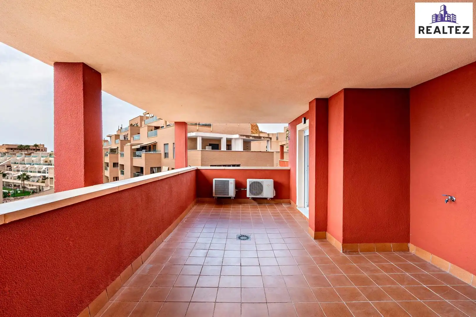 Terraza de Piso en venta en Roquetas de Mar con Aire acondicionado, Terraza y Amueblado