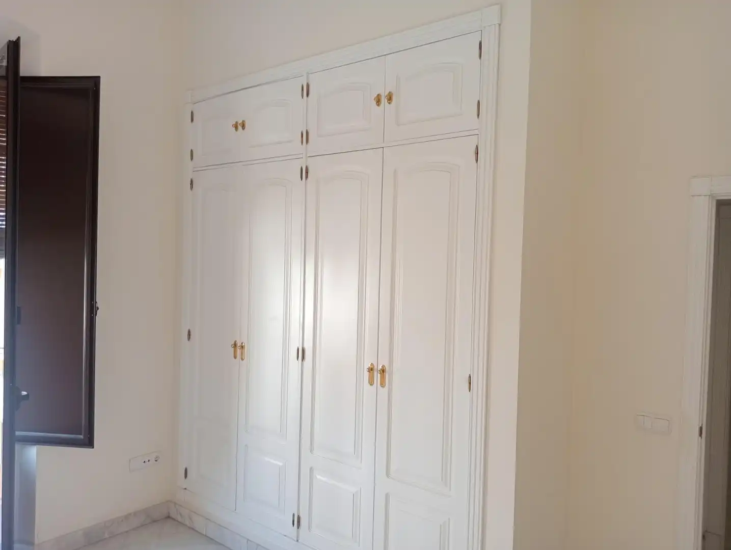 Bedroom of Flat for rent in Sevilla  with Air Conditioner, Storage room and Balcony